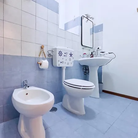 Intera Casa - 50m Dal Mare - Centro Di - 6 Ospiti