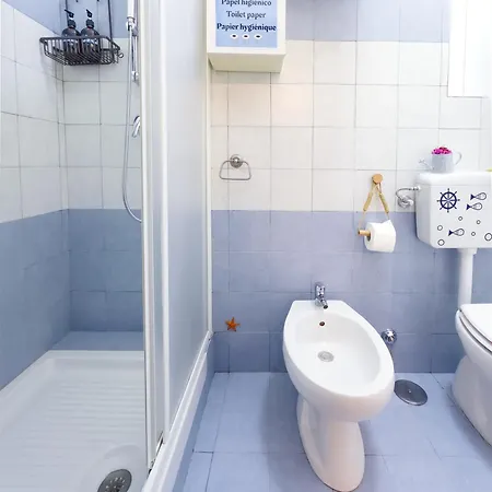 Intera Casa - 50m Dal Mare - Centro Di - 6 Ospiti
