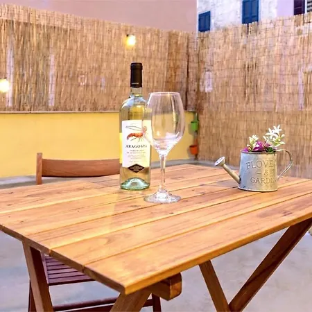 Intera Casa - 50m Dal Mare - Centro Di - 6 Ospiti Anzio