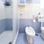 Intera Casa - 50m Dal Mare - Centro Di - 6 Ospiti
