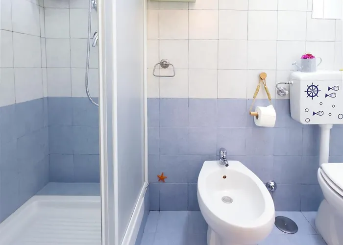 Intera Casa - 50m Dal Mare - Centro Di - 6 Ospiti